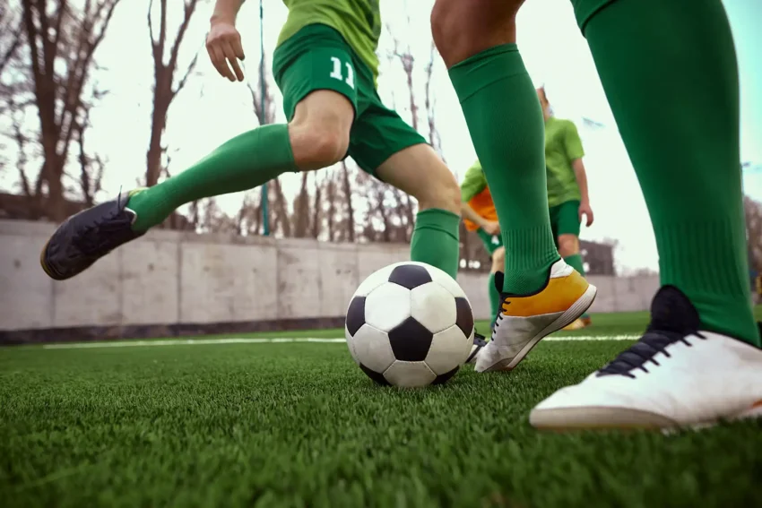 Les jeunes talents prêts à briller dans le sport mondial en 2026 ! 8 legs soccer football player